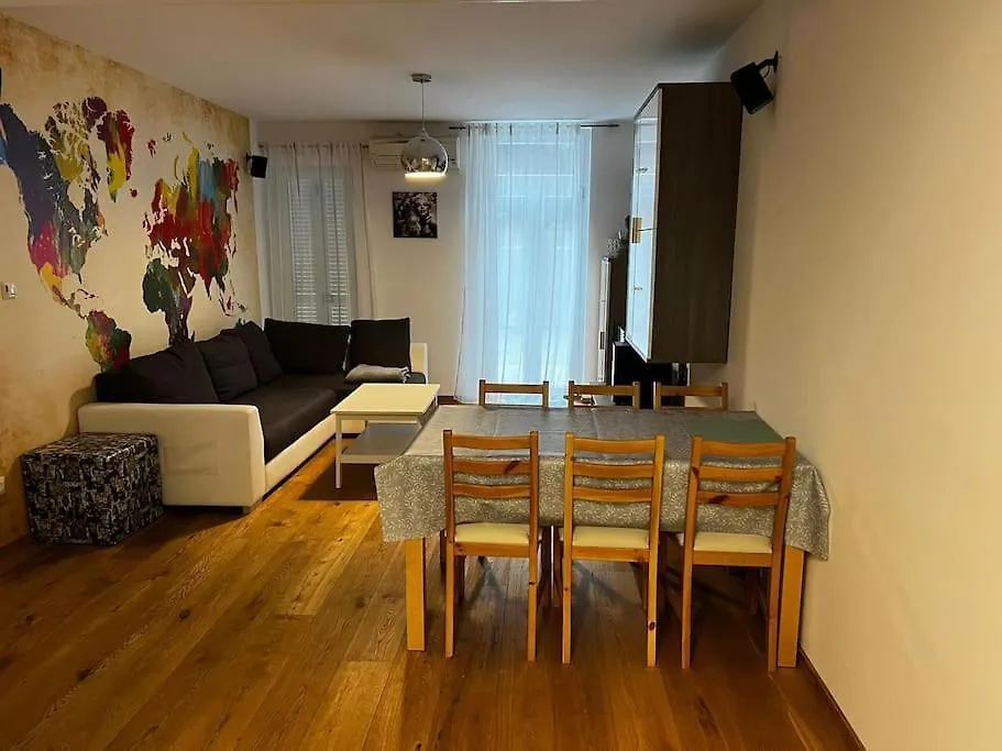 アパート Porec, Tolle 3 Zi-Whg, Sehr Zentral, Top Zustand! Mit Internet Und W-Lan!