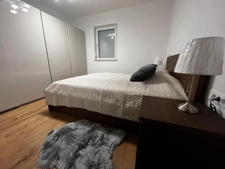 Porec, Tolle 3 Zi-Whg, Sehr Zentral, Top Zustand! Mit Internet Und W-Lan! アパート ポレッチ
