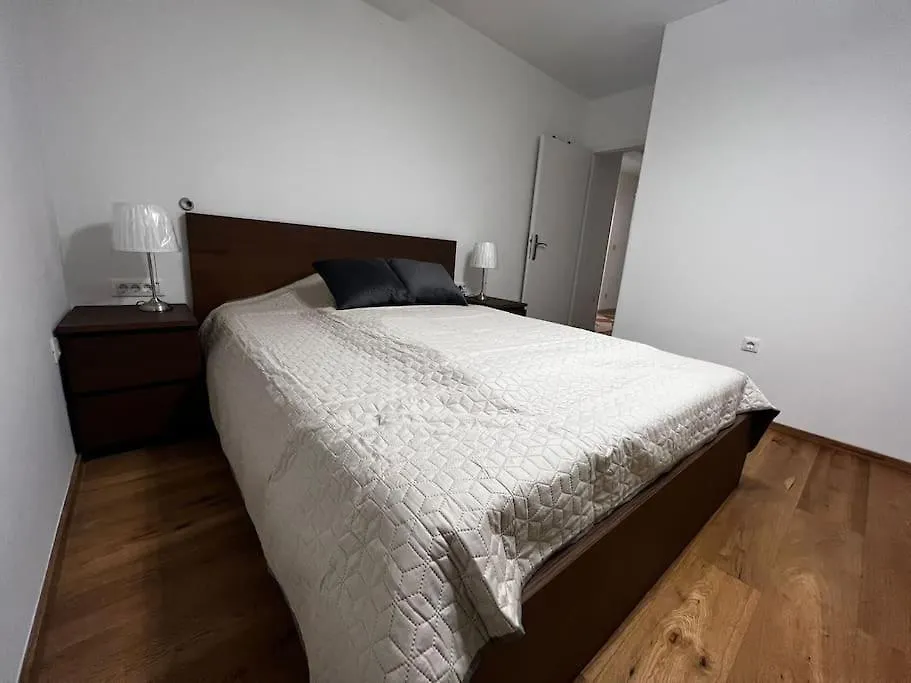 Porec, Tolle 3 Zi-Whg, Sehr Zentral, Top Zustand! Mit Internet Und W-Lan! ポレッチ