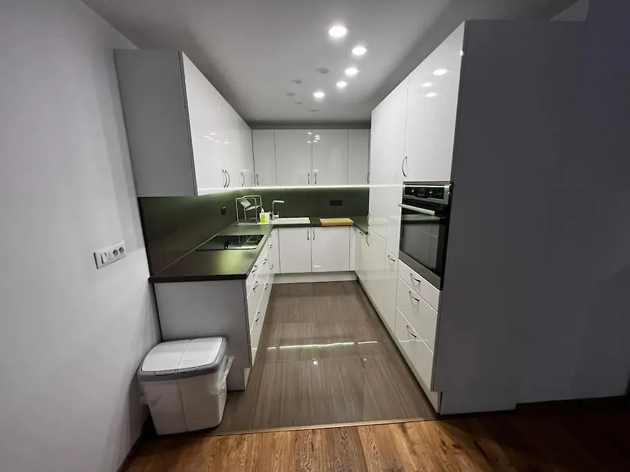 Porec, Tolle 3 Zi-Whg, Sehr Zentral, Top Zustand! Mit Internet Und W-Lan! Croatia