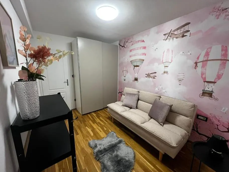 Apartment Porec, Tolle 3 Zi-Whg, Sehr Zentral, Top Zustand! Mit Internet Und W-Lan!