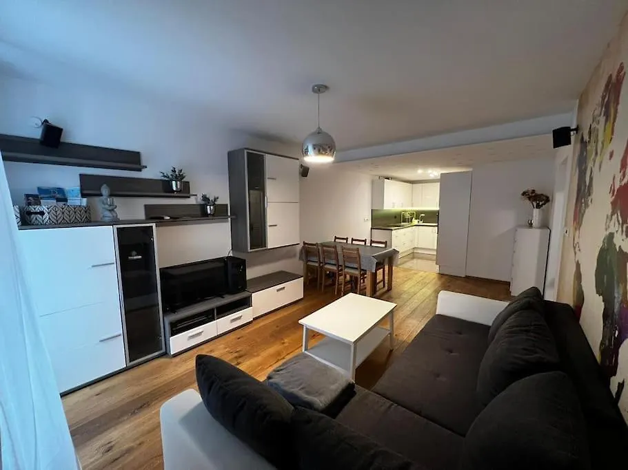 Porec, Tolle 3 Zi-Whg, Sehr Zentral, Top Zustand! Mit Internet Und W-Lan!